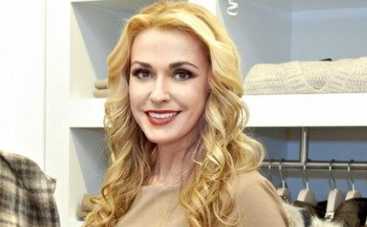 Ольга Сумская выдала дочку замуж понарошку  (ФОТО)