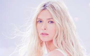 Вера Брежнева сняла в новом клипе всю семью (ВИДЕО)