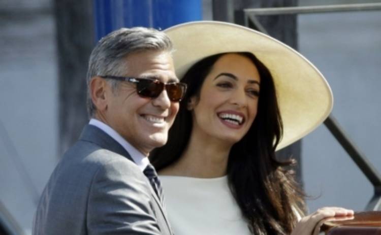 Свадьба Джорджа Клуни и Амаль Аламуддин: дизайнеры клонируют платье невесты