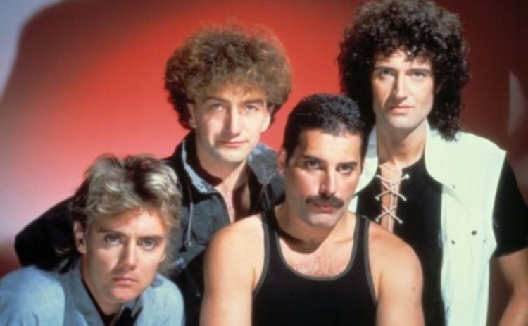 Группа Queen лечит поклонников своими песнями