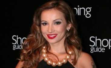 Анфиса Чехова ест черную икру ложками (ФОТО)