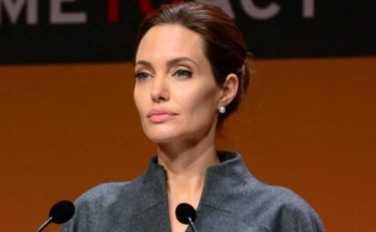 Анджелина Джоли задумалась над карьерой политика