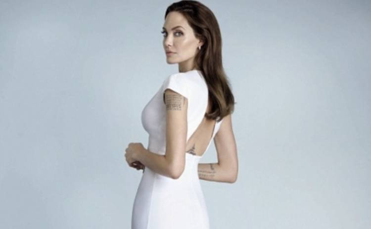 Анджелина Джоли вновь надела белое платье (ФОТО)