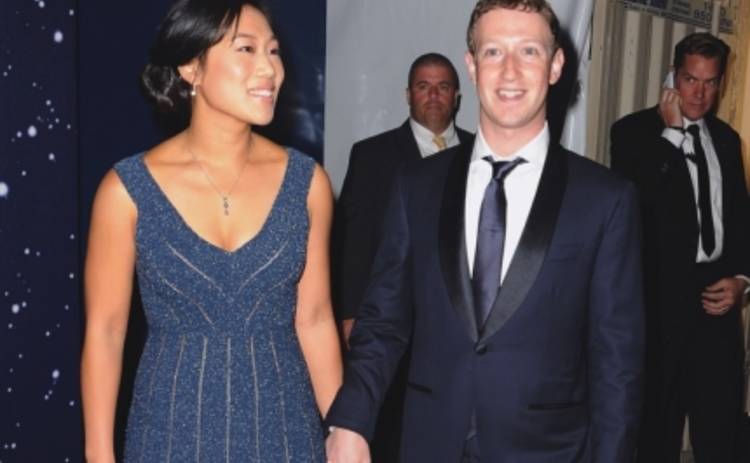 Создатель Facebook поздравил жену в своей соцсети