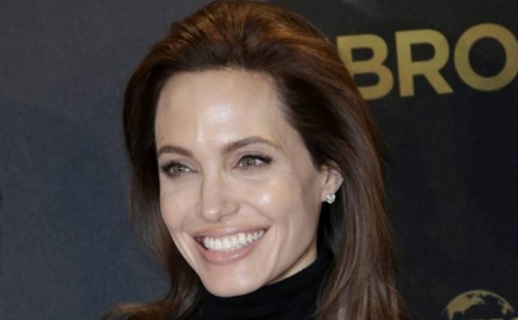 Анджелина Джоли попала в аварию и едва не погибла