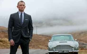 Джеймса Бонда обокрали: у агента 007 угнали 9 авто!