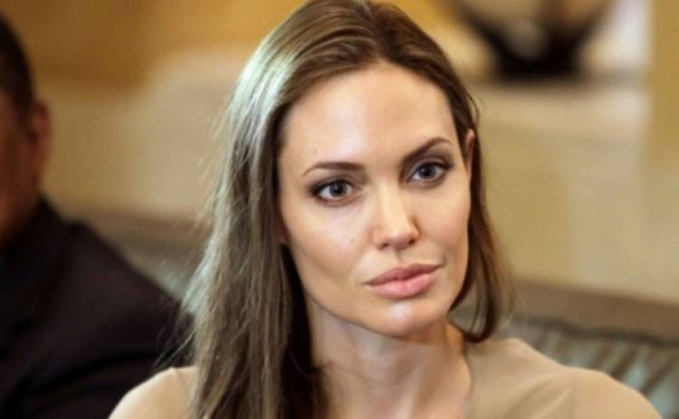Анджелина Джоли заразилась ветряной оспой