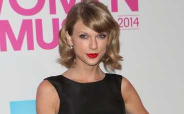 Тейлор Свифт отметила 25-летние прямо на концерте (ФОТО)