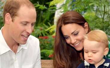 Кейт Миддлтон и принц Уильям подарили фотографии принца Георга (ФОТО)