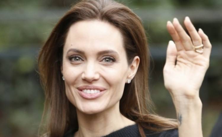 Анджелина Джоли голодает из-за съемок фильма