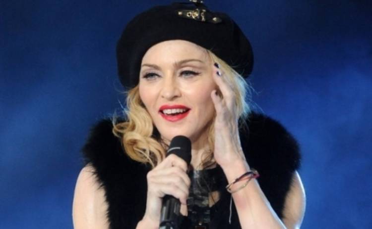 Новый год 2015: Мадонна креативно поздравила поклонников с Рождеством (ФОТО)
