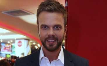 Максим Чернявский устроил праздник для дочерей Анны Седоковой (ФОТО)