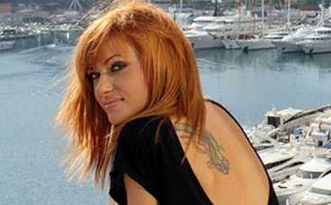 Слава из НеАнгелов нашла гармонию в воде