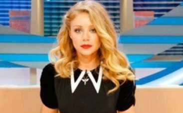 Тина Кароль открыла занавес своего "королевского" райдера