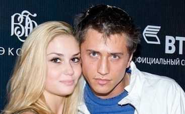 Павел Прилучный и Агата Муцениеце прервали отпуск из-за сына (ФОТО)