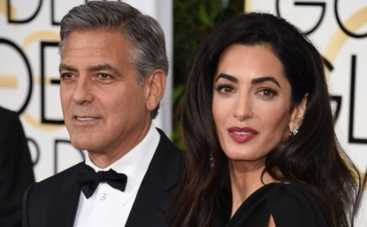 Жена Клуни поддержала протесты во Франции на вручении Золотого глобуса