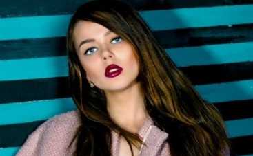 Алина Гросу похвасталась своим декольте (ФОТО)