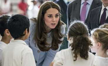 Кейт Миддлтон пугает детей своим видом
