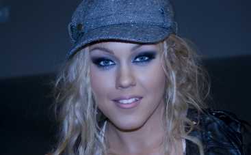 Певица Alyosha поставит Точку в День святого Валентина