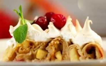 Все буде смачно: золотистые блины на Масленицу и оригинальные блюда из них (ВИДЕО)