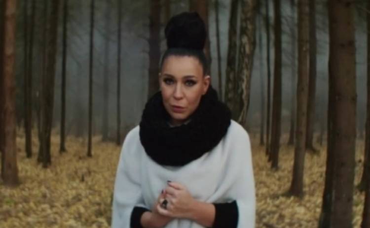 Певица Елка показала трогательную историю любви в новом клипе (ВИДЕО)