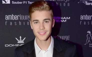 Джастин Бибер отметил совершеннолетие в компании моделей (ФОТО, ВИДЕО)