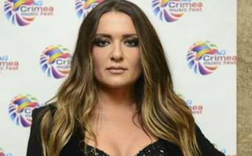 Наталья Могилевская хранит елку до 8 марта