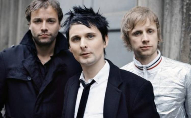 Muse представила новый видеоклип о психозе войны и любви