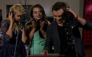 Холостяк 5: Сергей Мельник охмуряет девушек пением (ВИДЕО)