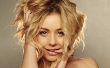 Тина Кароль упала во время репетиции своего спектакля