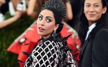 Леди Гага официально не беременна