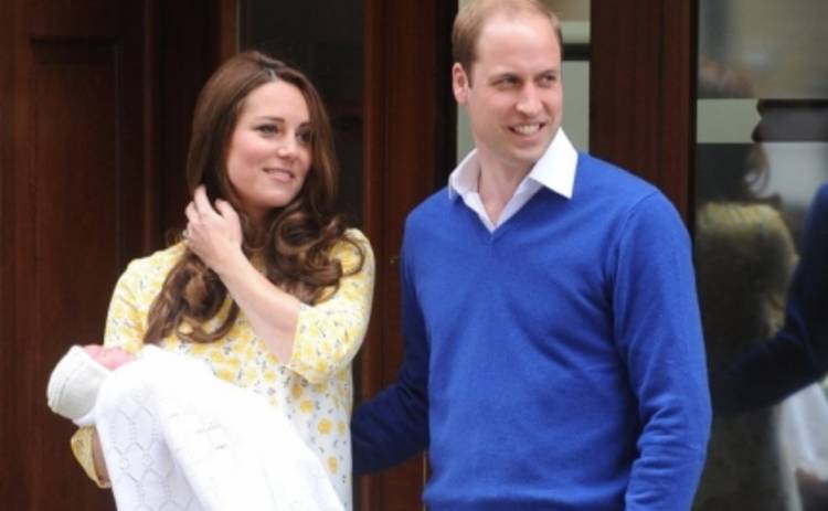 Кейт Миддлтон, принц Уильям и принцесса Шарлотта стали лакомством для лондонцев (ФОТО)