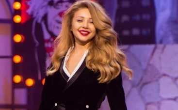 Тина Кароль скрывает от сына смерть отца