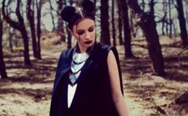 Анастасия Приходько примерила готический образ (ВИДЕО)