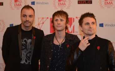 Группа Muse спела о людях, потерявших себя (ВИДЕО)