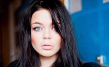 Алина Гросу покорила церемонию RU.TV стройным телом (ФОТО)