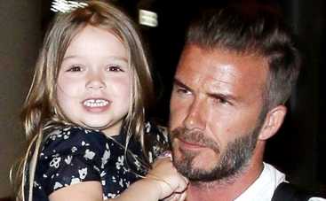 Дэвид Бекхэм гоняет мяч с трехлеткой (ФОТО)