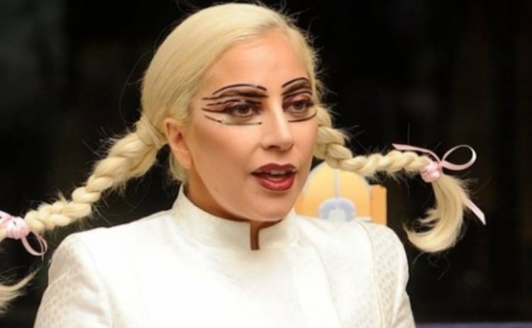 Леди Гага шокировала жителей Баку (ВИДЕО)