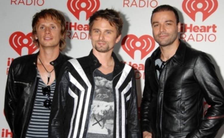 Группа Muse презентовала свой новый альбом Drones