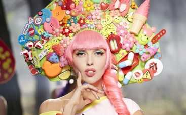 Оля Полякова устроила сумасшедшие танцы по Украине (ФОТО)