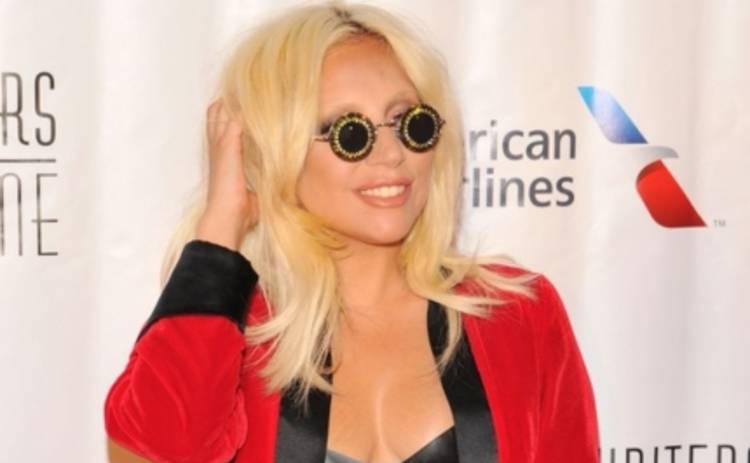 Леди Гага: мордочка бульдожки певица стала лицом известного бренда