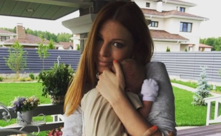 Наталья Подольская показала подарки новорожденного сына (ФОТО)