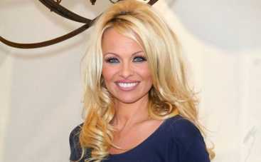 Памела Андерсон попросила Владимира Путина не обижать китов