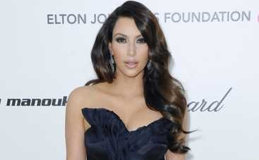 Ким Кардашьян искупалась в серебре (ФОТО)