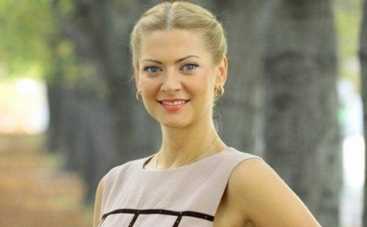 Летние рецепты: творожно-желейный тортик с ягодами (ВИДЕО)