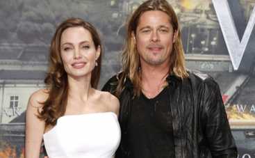 Анджелина Джоли и Брэд Питт прививают детям любовь к книгам (ФОТО)