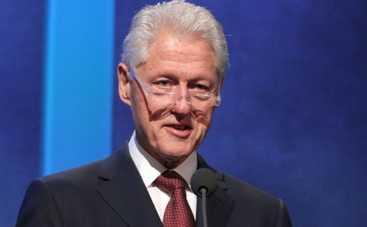 Билл Клинтон стал нянькой для внучки