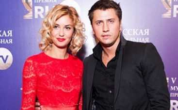 Павел Прилучный заговорил о разводе с Агатой Муцениеце