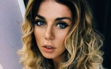 Анна Седокова похвасталась идеально плоским животиком (ФОТО)