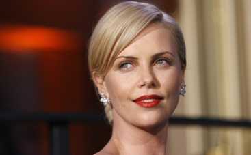 Шарлиз Терон 40 лет: в школе я была уродом